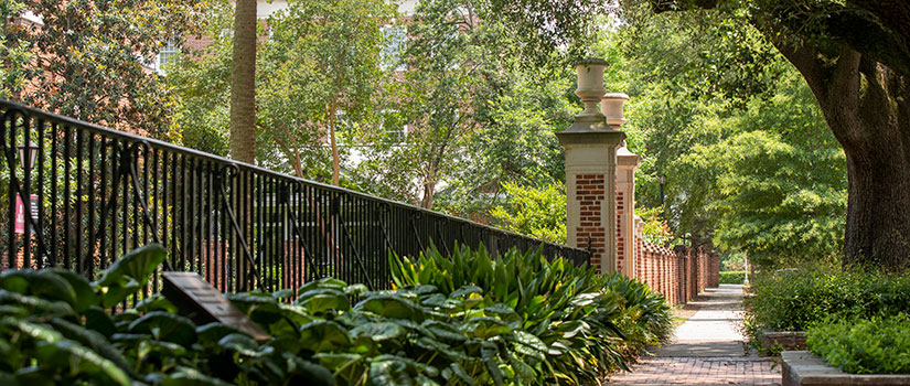 Horseshoe sidewalk.