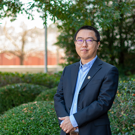 headshot of Chang Liu